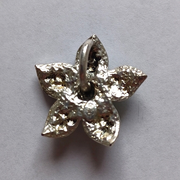 Flower pendent - Picture 2 of 3